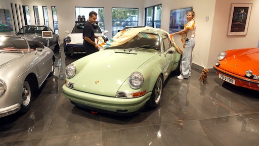 Vorschau Bild von Hamid sucht ein exklusives Restomod in Miami. // Weiterer Text
über ots und www.presseportal.de/nr/6605 / Die Verwendung dieses
Bildes für redaktionelle Zwecke ist unter Beachtung aller
mitgeteilten Nutzungsbedingungen zulässig und dann auch honorarfrei.
Veröffentlichung ausschließlich mit Bildrechte-Hinweis.