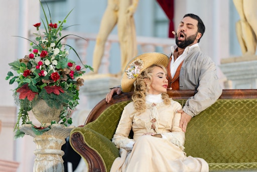 Vorschau Bild von Cristina Pasaroiu und Lipatit Avetisjan