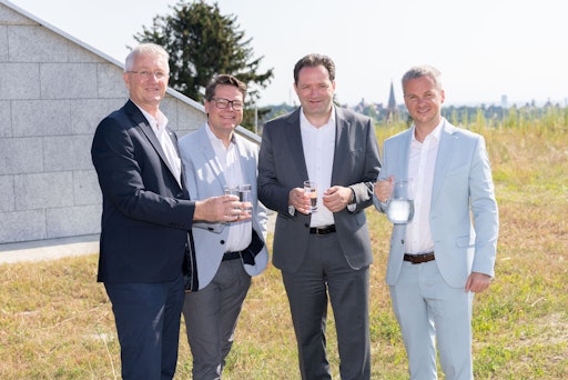 Vorschau Bild von Investitionen in die Wasserversorgung und ein bewusster Umgang
mit Trinkwasser durch die Konsumentinnen und Konsumenten sind
wesentliche Faktoren für eine sichere Trinkwasserversorgung