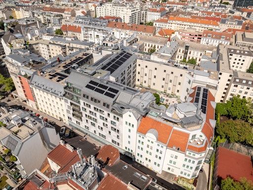  Am Dach des Franziskus Spital Margareten befindet sich die größte
PV-Anlage des Bezirks.