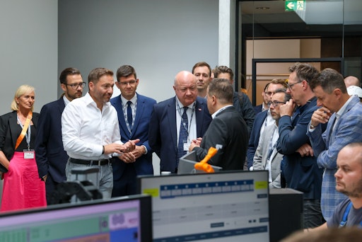Vorschau Bild von Bundeskanzler Stocker besucht Digital-Werk von RHI Magnesita in
Radenthein.