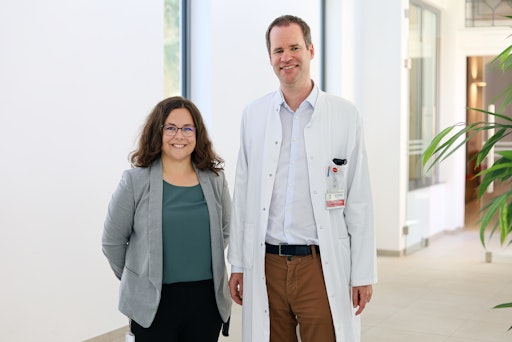 Führen die ENCANTO-Studie in Wien-Speising durch: Prim. PD DDr.
Christian Albrecht, MBA und Studienkoordinatorin Karina Hackl, BSc.
