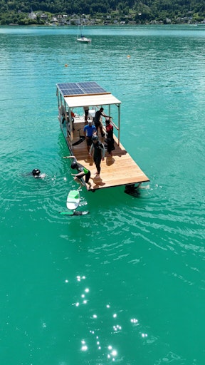 Vorschau Bild von Das Pumpfoil Floß ermöglich einen direkten Start am See