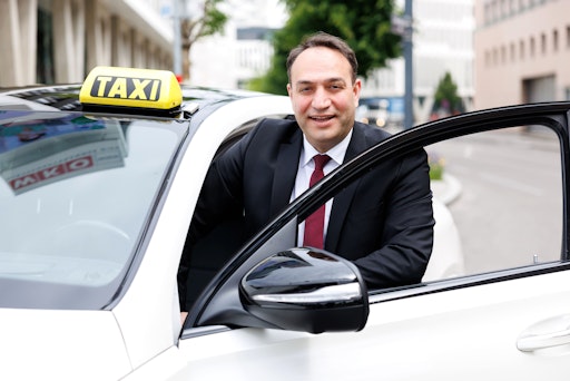 Resul Ekrem Gönültaş, Obmann der Wiener Taxi-Innung (Fachgruppe
der Beförderungsgewerbe mit Pkw)
