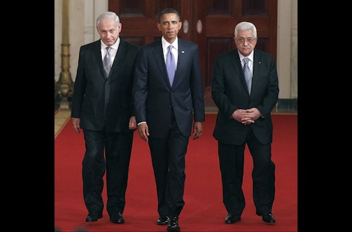 Zur ARTE-Sendung Israel und die Palästinenser Der israelische
Ministerpräsident Benjamin Netanjahu, der ehemalige US-Präsident
Barack Obama (2009-2017) und der damalige Präsident der
Palästinensischen Autonomiebehörde, Mahmud Abbas (v.l.), trafen sich
2010 zu Friedensverhandlungen im Weißen Haus. © World History
Archive/Alamy Foto: ARTE F Honorarfreie Verwendung nur im
Zusammenhang mit genannter Sendung und bei folgender Nennung "Bild:
Sendeanstalt/Copyright". Andere Verwendungen nur nach vorheriger
Absprache: ARTE-Bildredaktion, Silke Wölk Tel.: +33 3 90 14 22 25,
E-Mail: bildredaktion@arte.tv // Weiterer Text über ots und
www.presseportal.de/nr/9021 / Die Verwendung dieses Bildes für
redaktionelle Zwecke ist unter Beachtung aller mitgeteilten
Nutzungsbedingungen zulässig und dann auch honorarfrei.
Veröffentlichung ausschließlich mit Bildrechte-Hinweis.