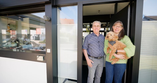 Familie Müller hat positive Erfahrungen mit HUF HAUS gemacht/
Verwendung des Bildes nur im Zusammenhang mit der entsprechenden
Berichterstattung zu HUF HAUS. // Weiterer Text über ots und
www.presseportal.de/nr/77085 / Die Verwendung dieses Bildes ist für
redaktionelle Zwecke unter Beachtung ggf. genannter
Nutzungsbedingungen honorarfrei. Veröffentlichung bitte mit
Bildrechte-Hinweis. / Weiterer Text über ots und
www.presseportal.de/nr/77085 / Die Verwendung dieses Bildes für
redaktionelle Zwecke ist unter Beachtung aller mitgeteilten
Nutzungsbedingungen zulässig und dann auch honorarfrei.
Veröffentlichung ausschließlich mit Bildrechte-Hinweis.