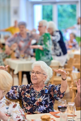 Vorschau Bild von Feierliche Eröffnung mit Bewohner*innen