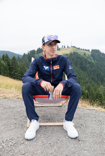 Vorschau Bild von Die Region Villach – Faaker See – Ossiacher See setzt künftig auf
sportliche Unterstützung: Skisprungstar Daniel Tschofenig wird
offizielles Testimonial der Tourismusregion.