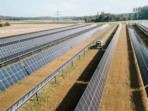 Erste Getreideernte auf der Agri-Photovoltaikanlage EWS
Sonnenfeld Pischelsdorf am Engelbach in Oberösterreich