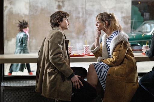 Vorschau Bild von Zur ARTE-Sendung Faithless (1/6) Marianne (Frida Gustavsson)
zweifelt an Davids (Gustav Lindh) erotischem Drehbuch und zögert
nicht, ihm ihre Kritik und eigene Ideen entgegenzusetzen. © Johan
Paulin/SVT Foto: ARTE F Honorarfreie Verwendung nur im Zusammenhang
mit genannter Sendung und bei folgender Nennung "Bild:
Sendeanstalt/Copyright". Andere Verwendungen nur nach vorheriger
Absprache: ARTE-Bildredaktion, Silke Wölk Tel.: +33 3 90 14 22 25,
E-Mail: bildredaktion@arte.tv // Weiterer Text über ots und
www.presseportal.de/nr/9021 / Die Verwendung dieses Bildes für
redaktionelle Zwecke ist unter Beachtung aller mitgeteilten
Nutzungsbedingungen zulässig und dann auch honorarfrei.
Veröffentlichung ausschließlich mit Bildrechte-Hinweis.