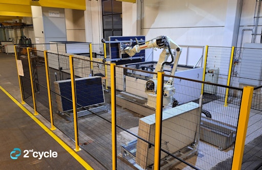 Start des geförderten Forschungsprojekts „WattsOK?“: Das
innovative Forschungsvorhaben kombiniert Künstliche Intelligenz,
optische Inspektion und Robotik, um eine automatisierte
Qualitätsprüfung gebrauchter Photovoltaik-Module zu ermöglichen. Auf
Basis der Prüfergebnisse trifft das System fundierte Entscheidungen
über Wiederverwendung oder Recycling mit dem Ziel, die Lebensdauer
der Module zu maximieren und zugleich Ressourceneffizienz sowie
Nachhaltigkeit im Photovoltaiksektor zu steigern.