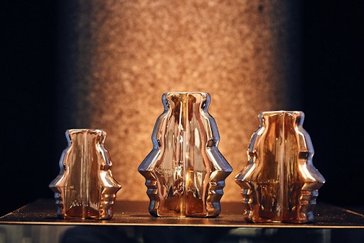 Die goldene Houskapreis-Trophäe wird im Rahmen einer festlichen
Preisverleihung am 21. April 2026 in Wien vergeben.