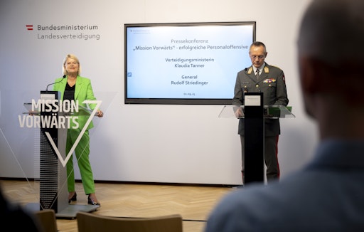 Verteidigungsministerin Klaudia Tanner und General Rudolf
Striedinger
