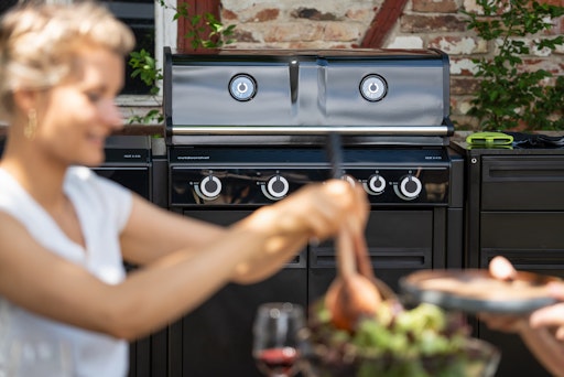 Grillfürst: Große Auswahl in Sachen Outdoorküche // Weiterer Text
über ots und www.presseportal.de/nr/113289 / Die Verwendung dieses
Bildes für redaktionelle Zwecke ist unter Beachtung aller
mitgeteilten Nutzungsbedingungen zulässig und dann auch honorarfrei.
Veröffentlichung ausschließlich mit Bildrechte-Hinweis.