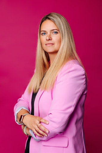 Vorschau Bild von Iris Glanzer, NEOS Kärnten Frauensprecherin