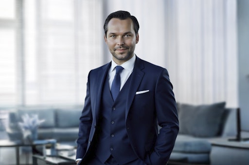 Christian Stenzel ist früherer Vize-Chefredakteur von BILD und
Geschäftsführender Gesellschafter der Public Emotions Agentur
StoryMachine New Classic in Berlin. Die Agentur berät in Deutschland
internationale Unternehmen und exponierte Persönlichkeiten in ihrer
Kommunikation. // Weiterer Text über ots und
www.presseportal.de/nr/145557 / Die Verwendung dieses Bildes für
redaktionelle Zwecke ist unter Beachtung aller mitgeteilten
Nutzungsbedingungen zulässig und dann auch honorarfrei.
Veröffentlichung ausschließlich mit Bildrechte-Hinweis.