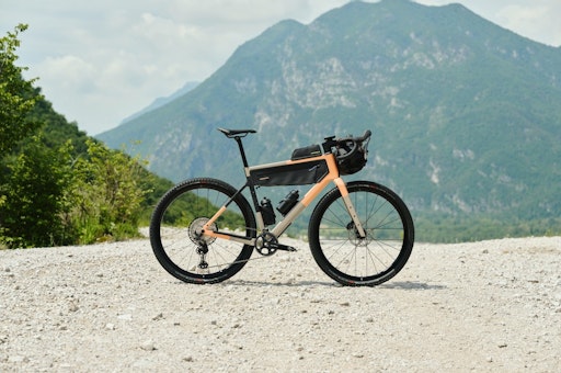 Das neue ROSE Backroad Carbon. // Weiterer Text über ots und
www.presseportal.de/nr/102534 / Die Verwendung dieses Bildes für
redaktionelle Zwecke ist unter Beachtung aller mitgeteilten
Nutzungsbedingungen zulässig und dann auch honorarfrei.
Veröffentlichung ausschließlich mit Bildrechte-Hinweis.