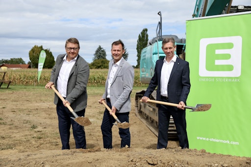 Vorschau Bild von Foto (honorarfrei v.l.n.r.): Martin Graf (Vorstandsdirektor
Energie Steiermark), Daniel Kos (Bürgermeister Stadt Leibnitz) und
Werner Ressi (Vorstandsdirektor Energie Steiermark),