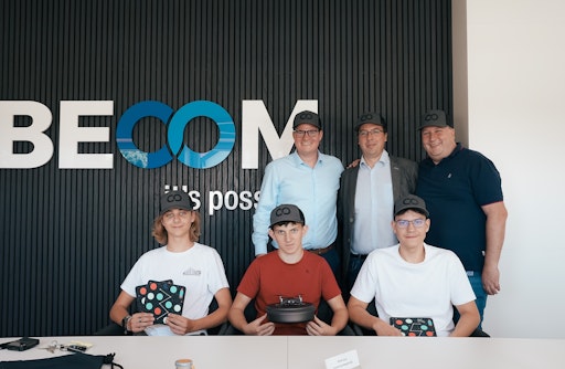 Das Schülerteam besuchte vorab BECOM in Hochstraß