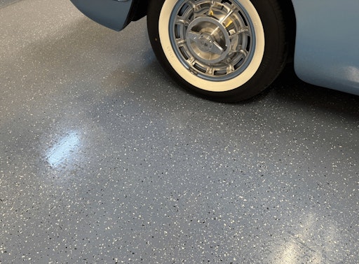 Vorschau Bild von Drei Basissysteme – unendliche Gestaltungsmöglichkeiten Ob
wässrige EP-Versiegelung, strukturierte Beschichtung oder edle
Metallic-Designlösung: Mit den drei Basissystemen von Murexin ist
alles möglich – von klassisch dezent bis hin zu kreativen Farb- und
Chip-Effekten. So wird jede Garage nicht nur funktional top, sondern
auch optisch ein echter Hingucker.