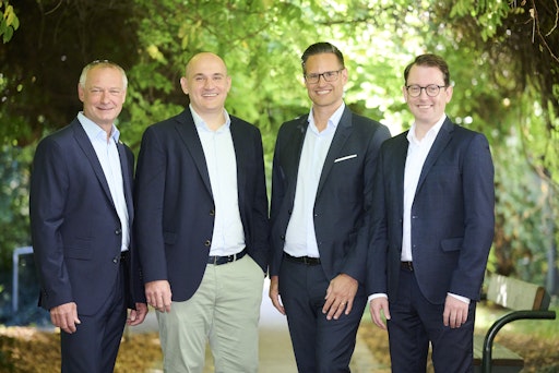 v.l.n.r. Manfred Denk (Präsident Meister Alumni Club), Enver
Siručić (CFO der BAWAG Group), Thomas Csipkó (Leiter Filialgeschäft
BAWAG Group), Christian von der Recke (Geschäftsführer Meister
Alumni Club).