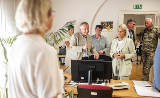 Vorschau Bild von Bundesheer: Informationsfreiheitsgesetz im Fokus – Ministerin
besucht Bürgerservice