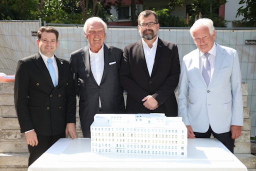 Vorschau Bild von Von Links nach rechts: Thomas Ebm (CEO WPK), Mag. Josef Moser
(Moser Architects), Dipl. Ing. Werner Reichstädter (Moser
Architects) Dr. Walter Ebm (WPK)