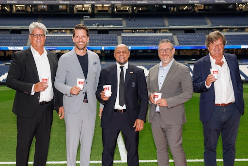  Patrick Schenk (v.l., verantwortlich für Sportpartnerschaften bei
der Melitta Gruppe), Jero Bentz (Mitglied der Unternehmensleitung
und Urenkel der Firmengründerin Melitta Bentz), Roberto Carlos
(Fußballlegende und Jugendtrainer bei Real Madrid), Roberto Rojas
Martin (Personalchef bei der Melitta Gruppe), Leonardo Herran López
de Montenegro (Country Manager Melitta Spanien). // Weiterer Text
über ots und www.presseportal.de/nr/106329 / Die Verwendung dieses
Bildes für redaktionelle Zwecke ist unter Beachtung aller
mitgeteilten Nutzungsbedingungen zulässig und dann auch honorarfrei.
Veröffentlichung ausschließlich mit Bildrechte-Hinweis.