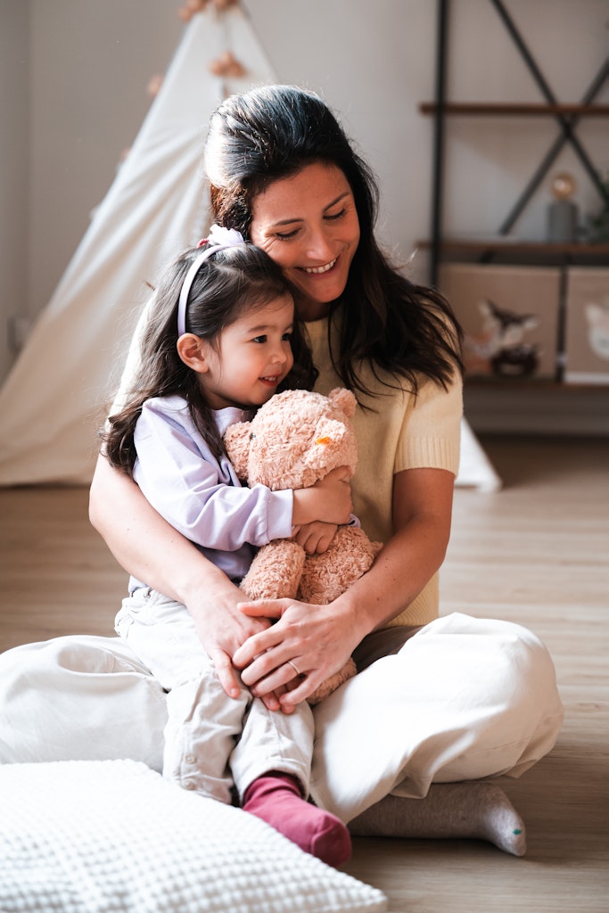 Babies, toddlers and adolescents protect them from meningococcal diseases as best as possible