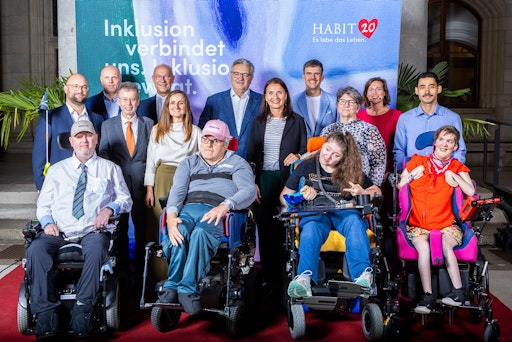 Das Haus der Barmherzigkeit Integrationsteam feierte zwei
Jahrzehnte Engagement für Selbstbestimmung von Menschen mit
Behinderungen und tritt künftig als Inklusionsteam auf.