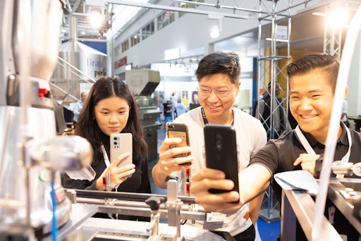 Vorschau Bild von Die Nutzung ist nur zum Zwecke der Erstellung von Werbe- und
Informationsmaterial für die YONTEX GmbH & Co. KG und zur
journalistischen Berichterstattung über die YONTEX GmbH & Co. KG,
ihre Veranstaltungen und Tochtergesellschaften zulässig, sofern die
YONTEX GmbH & Co. KG dem Verwender nicht ausdrücklich etwas anderes
gestattet hat. Jegliche andere Verwendung, insbesondere die
entgeltliche oder unentgeltliche Weitergabe an Dritte, ist
ausdrücklich untersagt. Mit dem Download der Dateien stimmen Sie
diesen Nutzungsbedingungen zu.