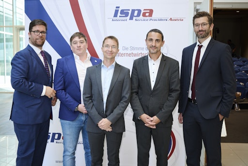 https://www.apa-fotoservice.at/galerie/39473 Gruppenfoto vor der
Veranstaltung, von links nach rechts: Stefan Ebenberger
(ISPA-Generalsekretär), Thomas Lohninger (epicenter.works), René
Mayrhofer (JKU), Omar Haijawi-Pirchner (DSN) und Thomas Korntheuer
(Staatsanwältevereinigung)