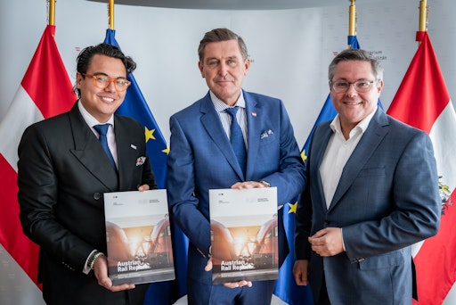 V.l.n.r.: VBI-Geschäftsführer Anil W. Rai, Bundesminister für
Innovation, Mobilität und Infrastruktur Peter Hanke, VBI-Präsident
Christian Diewald