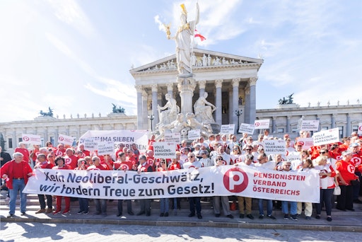 Protestaktion des PVÖ vor dem Parlament