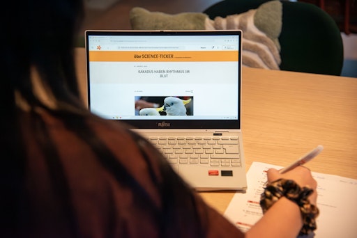  Im September 2025 startet eine Kooperation zwischen dem
traditionsreichen Bildungsmedienverlag öbv und der renommierten
Wissenschaftsplattform APA-Science. Für die neue Webplattform
“Science-Ticker” liefert APA-Science ausgewählte Inhalte aus dem
redaktionellen Angebot, die zu Lehrplaninhalten der Oberstufe
passen.