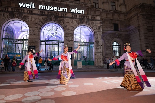 Vorschau Bild von Tari Poco Poco, indonesische Tanzdarbietungen bei der ORF-Lange
Nacht der Museen 2024 im Weltmuseum Wien