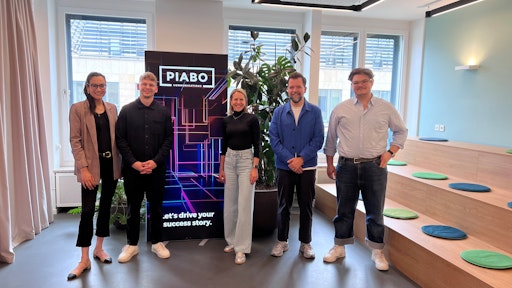 Vorschau Bild von vlnr: Janice Sommer (Senior Venture Capital Communications Lead @
PIABO Communications), Fabian Müller (Senior Brand, Marketing &
Public Relations Manager @ Bosch Business Innovations), Simone
Hendriks (Marketing Communications Lead @ Bosch Business
Innovations), Fabian Hein (Unit Director @PIABO Communications,
leitet gemeinsam mit Andreas Kroenke die Bereiche Tech Financing,
SaaS und GreenTech/Sustainability), Moritz Horst (Communications
Consultant @ PIABO Communications) // Weiterer Text über ots und
www.presseportal.de/nr/178147 / Die Verwendung dieses Bildes für
redaktionelle Zwecke ist unter Beachtung aller mitgeteilten
Nutzungsbedingungen zulässig und dann auch honorarfrei.
Veröffentlichung ausschließlich mit Bildrechte-Hinweis.