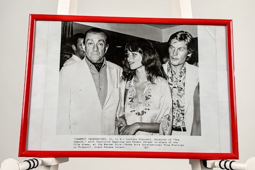 Vorschau Bild von Besonderheit der Filmgeschichte: Aufnahme bei einer
Preisverleihung zum Film „Die Verdammten“, mit dem Berger unter der
Regie von Luchino Visconti der Durchbruch gelang