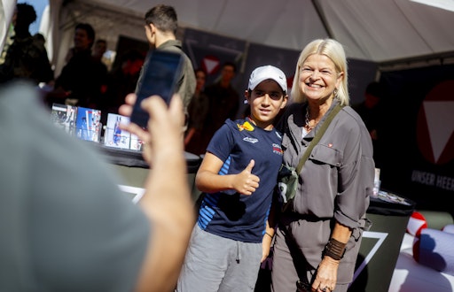 Verteidigungsministerin Tanner bei Tag des Sports am Heldenplatz
