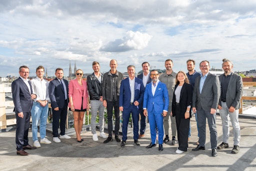 Vorschau Bild von Ein starkes Team für Wiens Altbaukultur: Die 3SI Immogroup und JP
Immobilien sowie Partner aus Planung und Bau feiern gemeinsam die
Dachgleiche des Projekts PRUNKSTÜCK im 9. Bezirk.