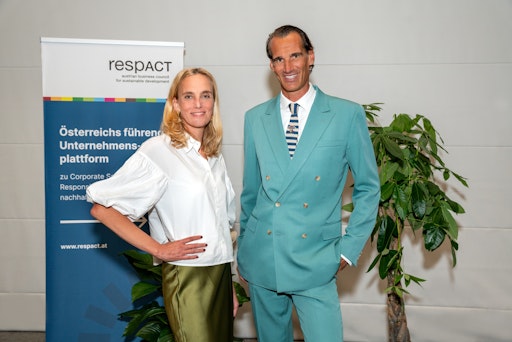 Daniela Knieling (Geschäftsführerin respACT) und Thomas Schwabl
(Gründer und Geschäftsführer Marketagent) auf dem csrTAG 2025