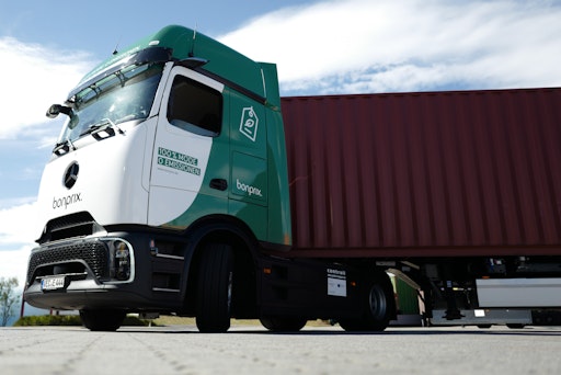 E-Lkw von bonprix // Weiterer Text über ots und
www.presseportal.de/nr/59646 / Die Verwendung dieses Bildes für
redaktionelle Zwecke ist unter Beachtung aller mitgeteilten
Nutzungsbedingungen zulässig und dann auch honorarfrei.
Veröffentlichung ausschließlich mit Bildrechte-Hinweis.