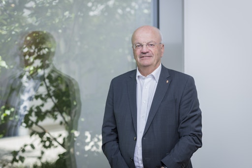 Vorschau Bild von Christian Struber, Präsident des Hilfswerks Salzburg, betont: „Es
ist wichtig, konkrete Hilfe anzubieten und anzunehmen, bevor es zu
spät ist.“