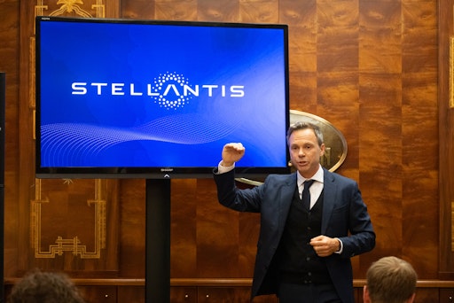 Vorschau Bild von Markus Wildeis, Managing Director Stellantis Austria bei der
Pressekonferenz zum Thema "Elektromobilität im Wandel?"
