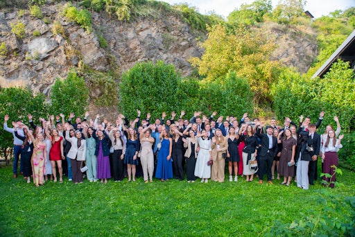 Vorschau Bild von Die Erstsemester stammen überwiegend aus Österreich, darunter 66
aus Niederösterreich. Rund 20 Prozent kommen aus dem Ausland – unter
anderem aus Deutschland, der Schweiz, Luxemburg, Liechtenstein,
Südtirol, Slowenien und Ungarn.