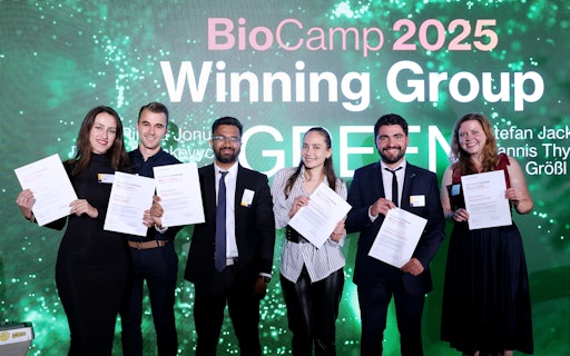 Das Gewinnerteam bestand aus: Riljeta Jonuzi ,Sven Größl, Stefan
Jackson, Rehina Pashkevych, Ioannis Thymianidis und Svenja Schmidt
(v.l.n.r.)