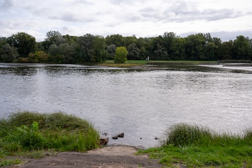 Vorschau Bild von Blick auf den Rhein und die umliegende Natur // Weiterer Text
über ots und www.presseportal.de/nr/177283 / Die Verwendung dieses
Bildes für redaktionelle Zwecke ist unter Beachtung aller
mitgeteilten Nutzungsbedingungen zulässig und dann auch honorarfrei.
Veröffentlichung ausschließlich mit Bildrechte-Hinweis.