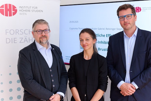 https://www.apa-fotoservice.at/galerie/39474 Im Bild: Dr. Thomas
Czypionka (Forschungsgruppenleiter Gesundheitssysteme und -politik
am IHS), Stephanie Reitzinger, PhD (Gesundheitsökonomin am IHS),
Assoz.-Prof. Dr. Gabriel Rinnerthaler (Stv. Leiter der klinischen
Abteilung für Onkologie am LKH-Universitätsklinikum Graz)