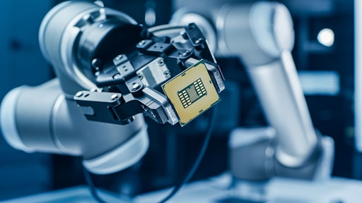 AT&S entwickelt seit jeher Hochtechnologie-Lösungen, die sowohl
im zivilen als auch im sicherheitsrelevanten Bereich eingesetzt
werden können.
