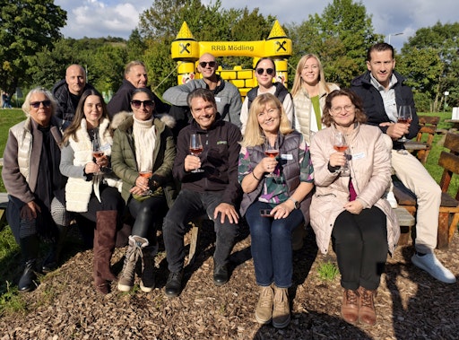 Vorschau Bild von Das Team der Naturbestattung Zadrobilek bei der Jubiläumsfeier